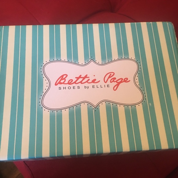 Bettie Page Angie Vintage Pumps - Picture 7 of 8